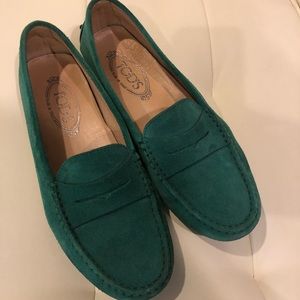 TOD'S SUEDE DRIVING LOAFERS